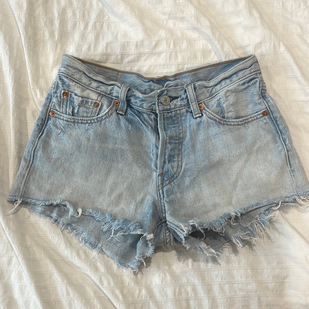 classic levi’s jean shorts